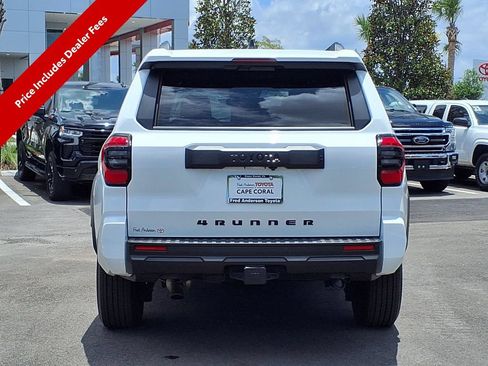 Used 2025 Toyota 4Runner SR5 AWD/4WD image 6
