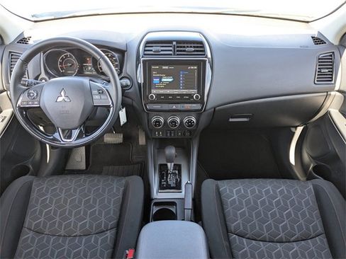 Used 2025 Mitsubishi Outlander Sport LE image 14