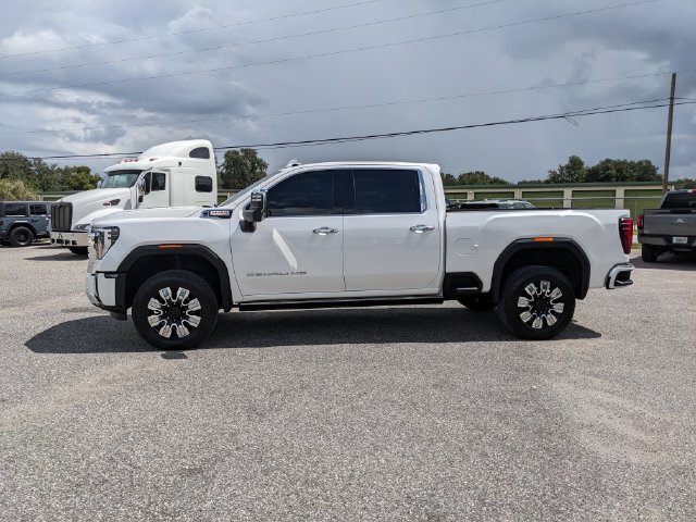 Used 2024 GMC Sierra 2500 Denali w/ Denali Reserve Package AWD/4WD image 7