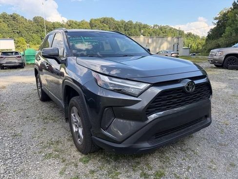 Used 2025 Toyota RAV4 XLE FWD image 8