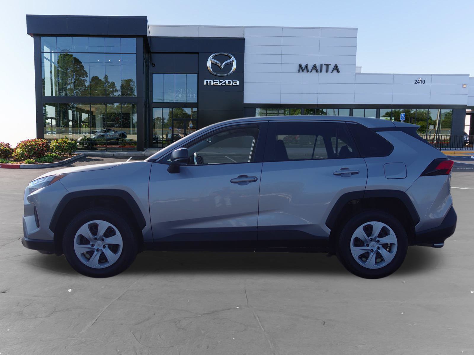 Used 2025 Toyota RAV4 LE AWD/4WD image 6