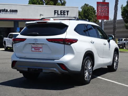 Used 2022 Toyota Highlander Platinum AWD/4WD image 12