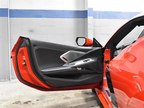 Used 2022 Chevrolet Corvette Stingray Premium Cpe w/ Body-Color Dual Roof Package image 5