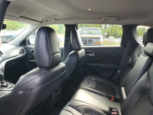 Used 2020 Jeep Cherokee Trailhawk w/ Cold Weather Group AWD/4WD image 8
