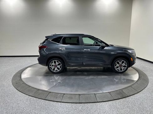 Used 2023 Kia Seltos SX w/ SX Sunroof Package AWD/4WD image 6