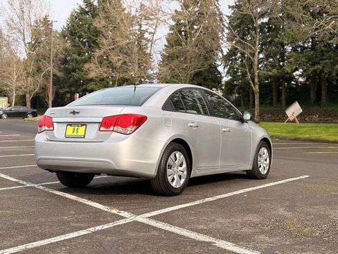 Used 2014 Chevrolet Cruze LS image 5