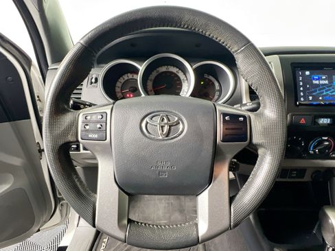 Used 2013 Toyota Tacoma PreRunner image 17