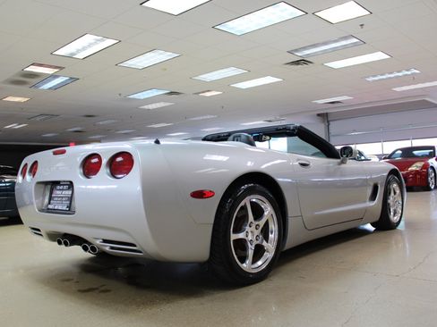 Used 2004 Chevrolet Corvette Convertible w/ Preferred Equipment Group image 6