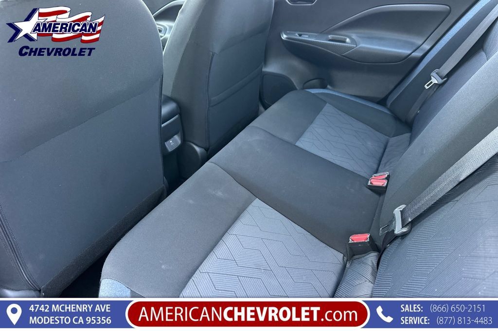 Used 2025 Nissan Versa SV FWD image 15