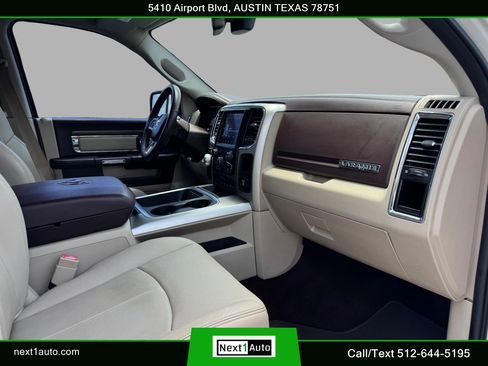 Used 2018 RAM 1500 Laramie w/ Convenience Group AWD/4WD image 25