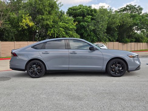 Used 2025 Honda Accord SE image 2