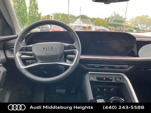 Used 2025 Audi Q5 Premium Plus w/ Premium Plus image 32