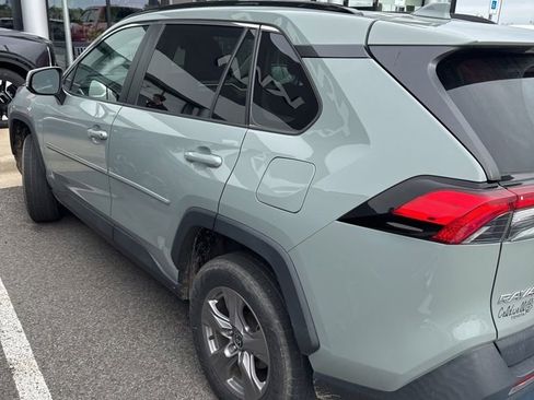 Used 2022 Toyota RAV4 XLE w/ Convenience Package FWD image 6
