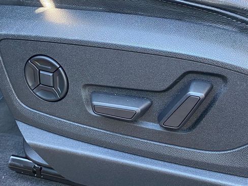 Used 2022 Audi e-tron Premium image 12