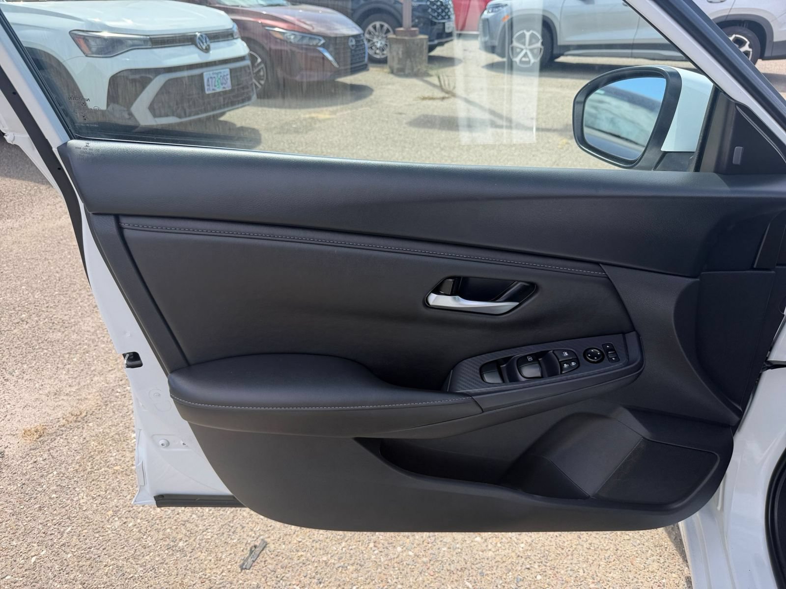 Used 2025 Nissan Sentra SV FWD image 18