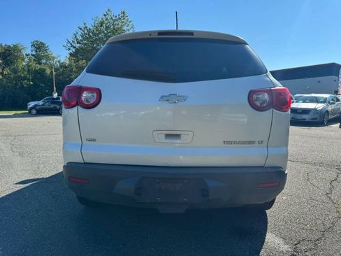 Used 2011 Chevrolet Traverse LT w/ All-Star Package AWD/4WD image 4
