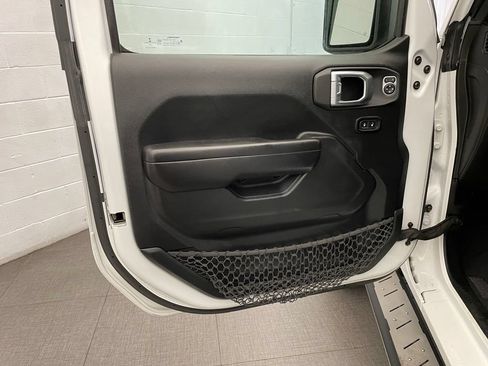 Used 2021 Jeep Wrangler Unlimited Rubicon 4xe w/ Safety Group AWD/4WD image 23