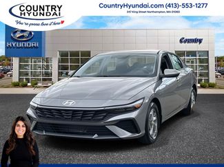 Used 2026 Hyundai Elantra SE FWD video 1