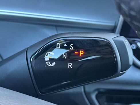New 2026 Volkswagen Tiguan SE R-Line FWD image 19