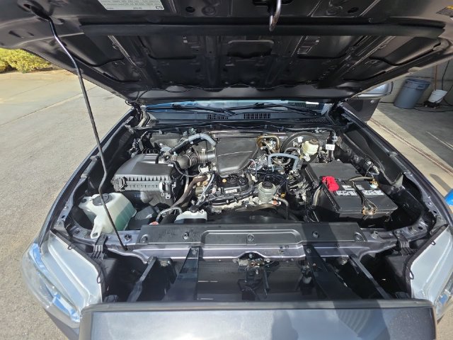 Used 2021 Toyota Tacoma SR5 w/ SR5 Appearance Package (SM) RWD image 29
