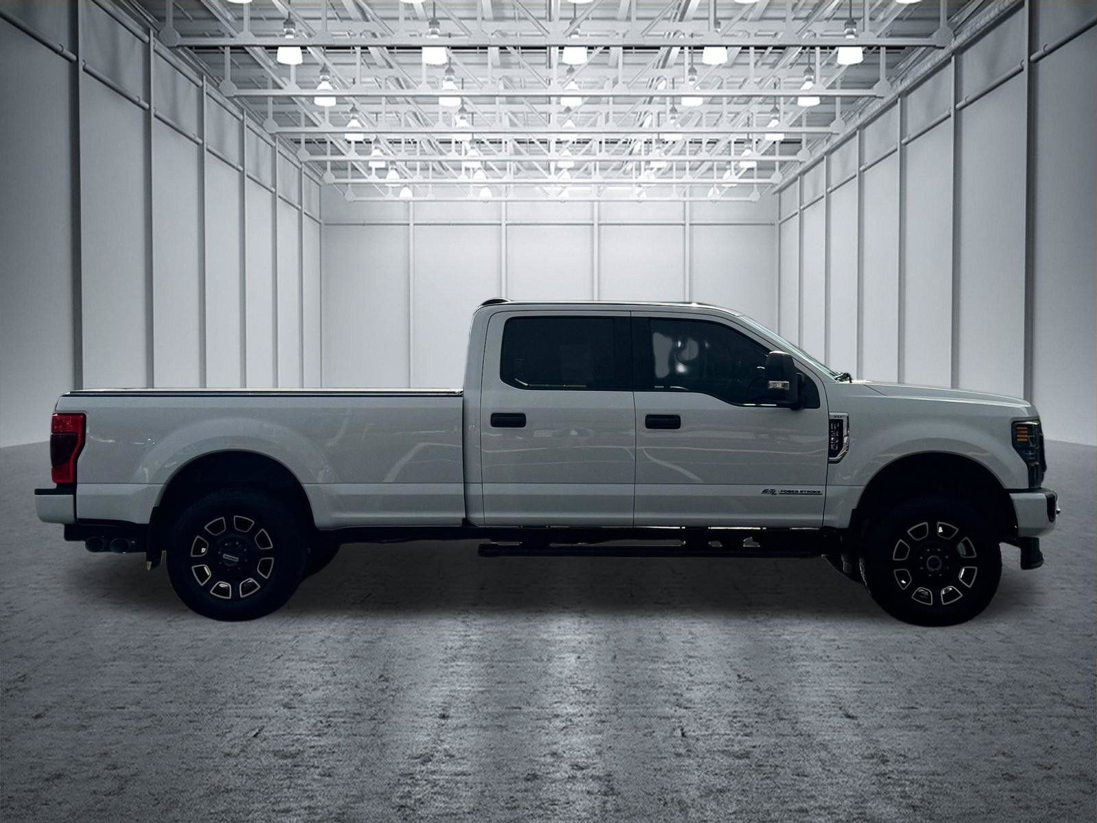 Used 2022 Ford F350 XLT w/ Black Appearance Package AWD/4WD image 5