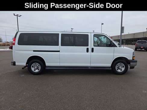 Used 2020 Chevrolet Express 3500 LT w/ LT Preferred Equipment Group image 8