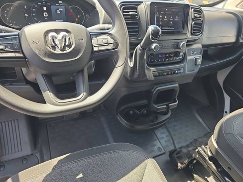 Used 2025 RAM ProMaster 2500 w/ U-Haul Equipment Group FWD image 11