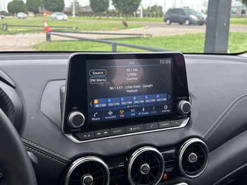 Used 2025 Nissan Sentra SV FWD image 20