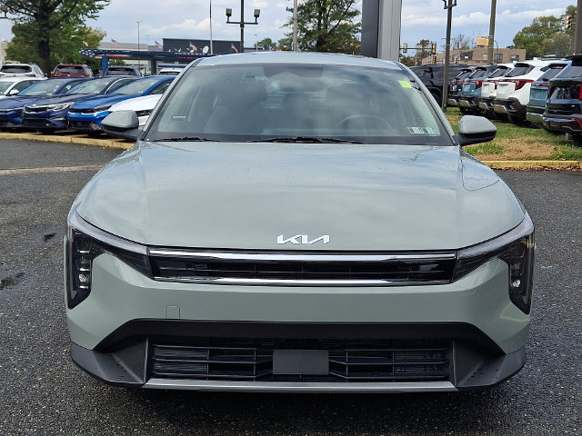 Certified 2025 Kia K4 GT-Line Turbo FWD image 2