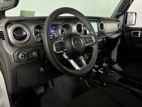 Certified 2023 Jeep Gladiator Overland image 20