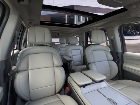 New 2026 Lincoln Navigator Reserve w/ Jet Appearance Package AWD/4WD image 10