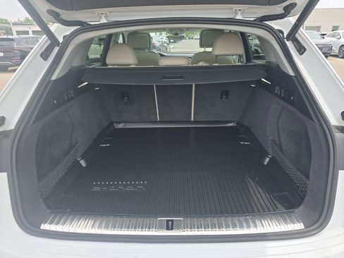 Certified 2024 Audi Q8 e-tron Premium AWD/4WD image 17