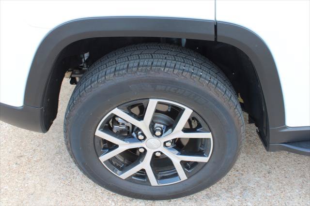 Certified 2024 Jeep Grand Cherokee Limited AWD/4WD image 19