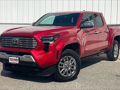 Used 2025 Toyota Tacoma Limited image 2