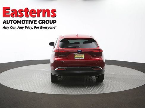 Used 2024 Toyota Venza LE AWD/4WD image 37