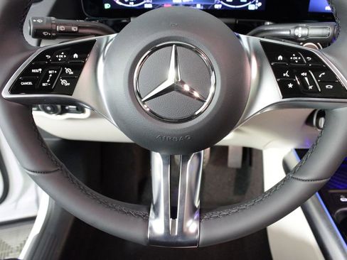 Certified 2025 Mercedes-Benz GLA 250 4MATIC image 20