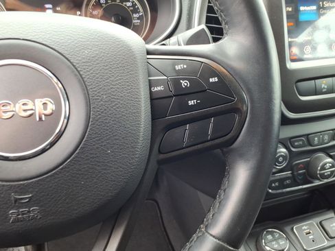 Used 2019 Jeep Cherokee Trailhawk w/ Cold Weather Group AWD/4WD image 20