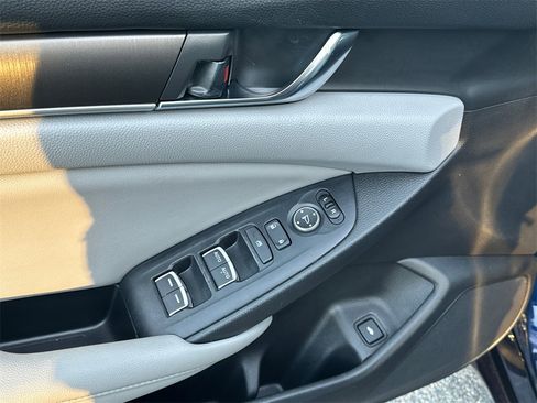 Used 2019 Honda Accord LX image 16