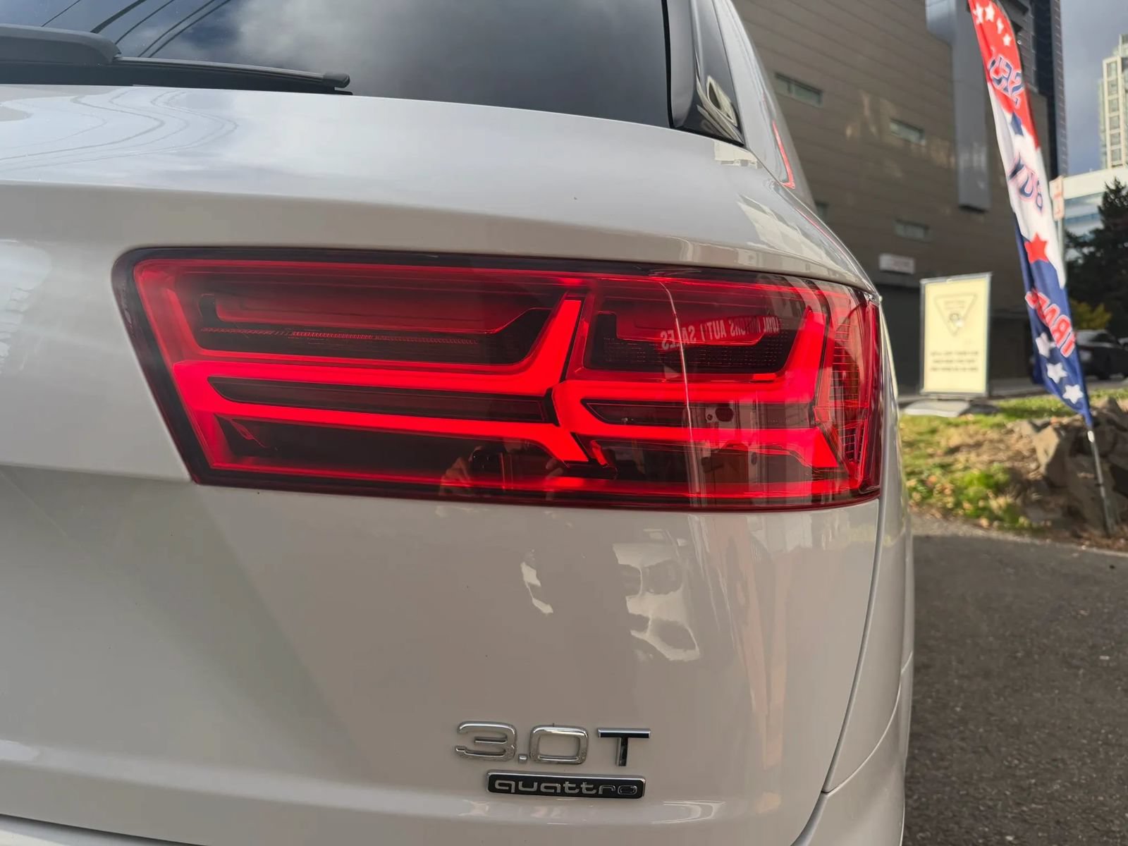 Used 2018 Audi Q7 3.0T Prestige AWD/4WD image 16