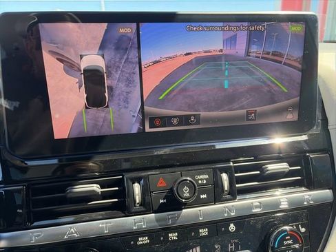 New 2026 Nissan Pathfinder SL image 16