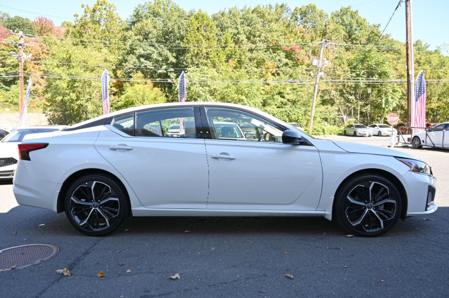 Used 2025 Nissan Altima 2.5 SR FWD image 7