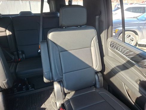 Used 2022 GMC Yukon XL Denali image 20