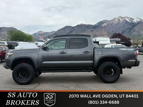 Used 2022 Toyota Tacoma TRD Sport w/ Technology Package AWD/4WD image 1