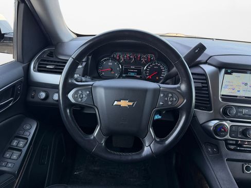 Used 2019 Chevrolet Suburban LT image 12