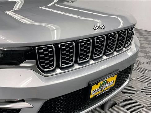 Used 2022 Jeep Grand Cherokee Summit AWD/4WD image 34
