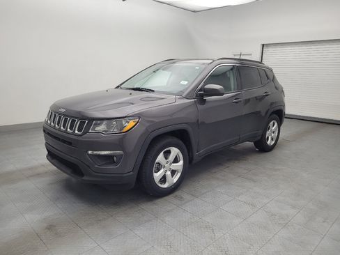 Used 2018 Jeep Compass Latitude image 2