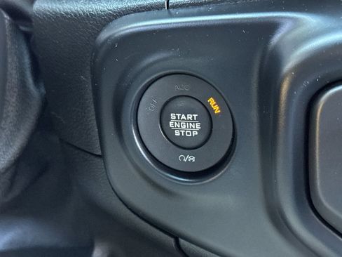 Used 2019 Jeep Wrangler Unlimited Sport S image 33