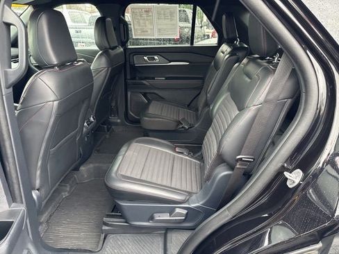 Used 2025 Ford Explorer ST-Line AWD/4WD image 18