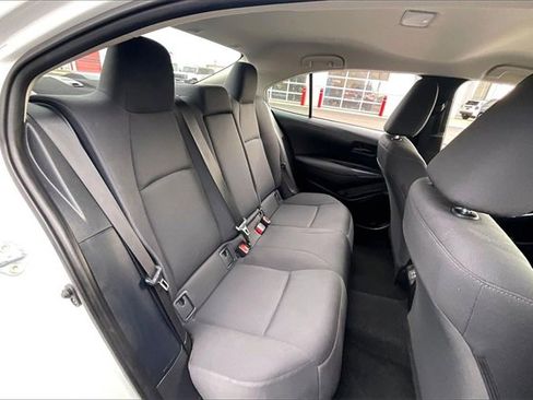 Used 2025 Toyota Corolla LE image 27