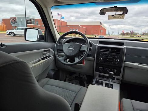 Used 2008 Jeep Liberty Sport w/ Popular Equipment Group AWD/4WD image 44